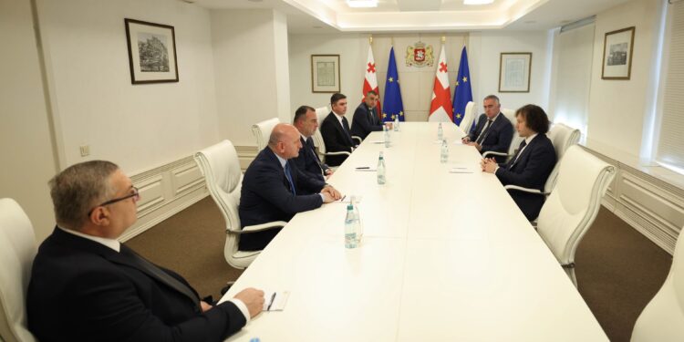 პრემიერ-მინისტრმა გურიასა და კიდევ ოთხ რეგიონში ახალი სახელმწიფო რწმუნებულები დანიშნა