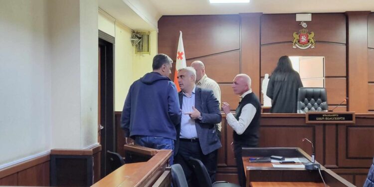 ირაკლი ოქრუაშვილი სასამართლო დარბაზშ