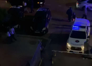 ბათუმში, შენობის სახურავიდან მოზარდი გადმოვარდა