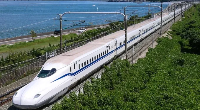 იაპონიაში, გველის გამო, ჩქაროსნული მატარებლების მოძრაობა დროებით შეჩერდა