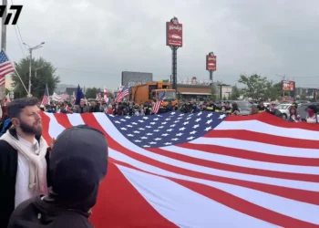 მსვლელობის მონაწილეები აშშ-ის საელჩოსთან მივიდნენ