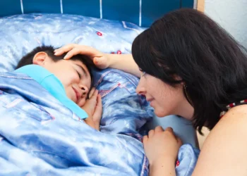 ფრაზები, რომლებიც ძილის წინ შვილებს უნდა უთხრათ