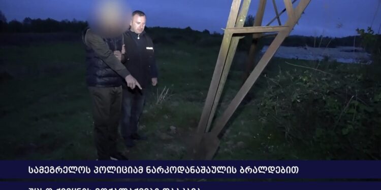 ვიდეო – სამეგრელოში პოლიციამ ნარკოდანაშაულის ბრალდებით უცხო ქვეყნის მოქალაქეები დააკავა