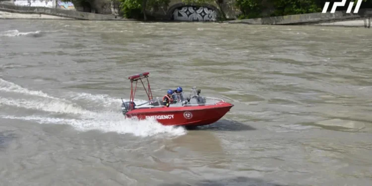 მაშველები მტკვარში