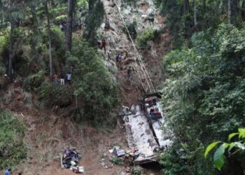 სამგზავრო ავტობუსი კლდიდან გადავარდა, დაიღუპა 21 ადამიანი – ავტოსაგზაო შემთხვევა შრი-ლანკაში