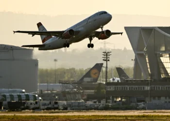 გერმანიიდან ესპანეთში სამგზავრო თვითმფრინავმა 10 წუთი უპილოტოდ იფრინა, როცა ერთმა პილოტმა გონება დაკარგა, მეორე კი საპირფარეშოში იყო გასყლი