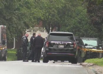 აშშ-ში, მინესოტას წარმომადგენელთა პალატის სპიკერი და მისი მეუღლე შეიარაღებული თავდასხმისას დაიღუპნენ