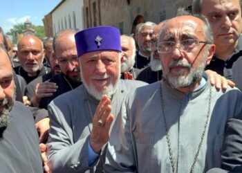 სომხეთში, შირაქის ეპარქიის მეთაური, მთავარეპისკოპოსი მიქაელ აჯაფაჰიანი ხელისუფლების დამხობის ბრალდებით დააკავეს