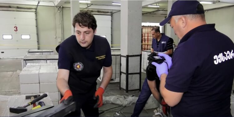 ვიდეო – პოლიციამ 85 მილიონი ლარის ღირებულების “ჰეროინი” ამოიღო