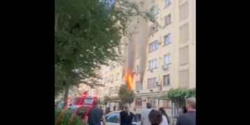 ვიდეო – სამეგრელოში საცხოვრებელი ბინა დაიწვა