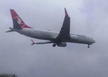 სტამბოლი-ბათუმის თვითმფრინავი ბათუმის აეროპორტში ვერ ჯდება