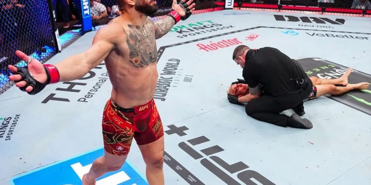 ილია თოფურია UFC-ის მსუბუქი წონის ჩემპიონია