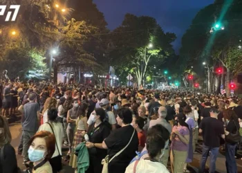 მათე დევიძისთვის პატიმრობის მისჯის შემდეგ მელიქიშვილის გამზირზე შეკრებილებმა თსუ-ს მიმდებარედ გადაინაცვლეს