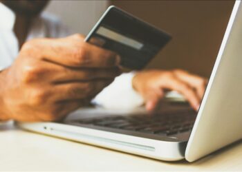 თურქეთში დააკავეს დაჯგუფების წევრები, რომლებმაც ტურისტებს 29 მილიონ დოლარზე მეტი მოჰპარეს