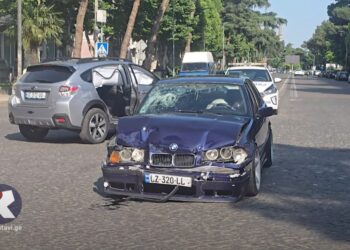 ვიდეო – ორი ადამიანი დაშავდა ავარიის შედეგად რუსთავში