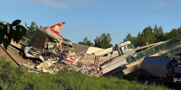 რუსეთში, ხიდის ჩამონგრევის შედეგად 7 ადამიანი დაიღუპა და 70-მდე დაშავდა