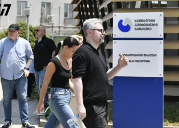 ნიკა გვარამია, რომელსაც პატიმრობა შეეფარდა, რუსთავის მე-12 საპატიმროსთან თავად მივიდა