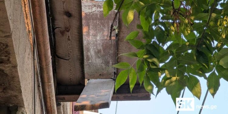 ახალციხეში მეორე სართულიდან ქალი ჩამოვარდა