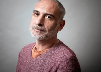 პოეტი ზვიად რატიანი სისხლის სამართლის წესით დააკავეს