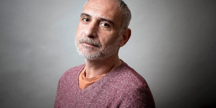 პოეტი ზვიად რატიანი სისხლის სამართლის წესით დააკავეს