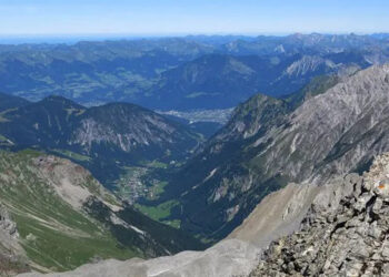 ალპებში, მცირე ზომის თვითმფრინავმა ავიაკატასტროფა განიცადა