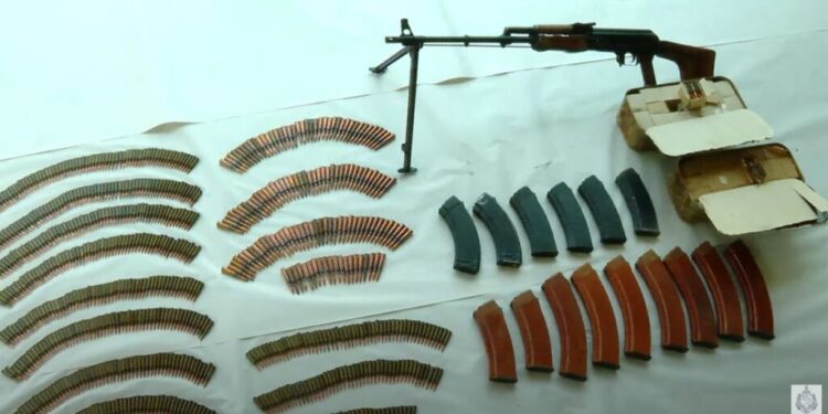 ცეცხლსასროლი იარაღის, საბრძოლო მასალისა და ფეთქებადი ნივთიერების უკანონო შეძენა-შენახვის ბრალდებით ერთი პირი დააკავეს