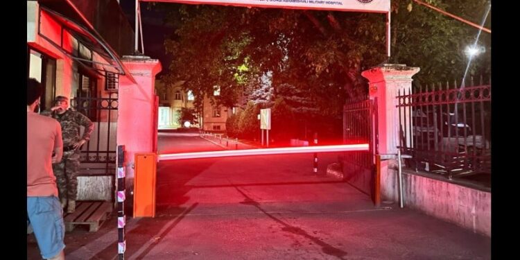 გორში 20 წლის ახალგაზრდა დაჭრეს