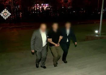 სუს-ი – დაკავებულია თავდაცვის მინისტრის ყოფილი მოადგილე, იმავე სამინისტროს შესყიდვების დეპარტამენტის ყოფილი უფროსი და თავდაცვის იმდროინდელი მინისტრის ახლო ნათესავი