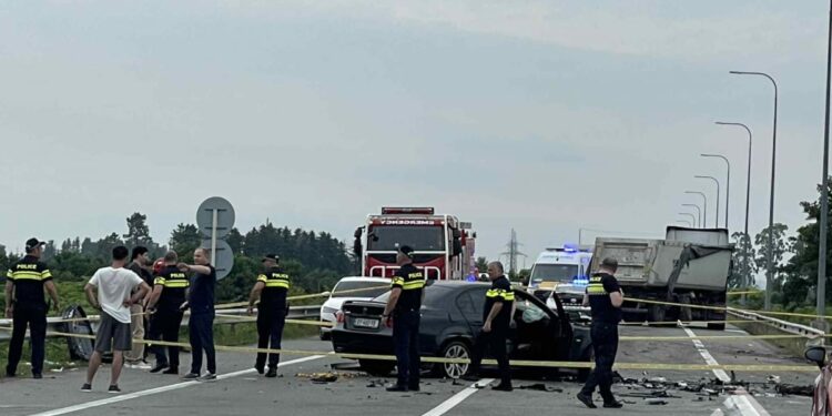 ოთხი ადამიანი დაშავდა ავარიის შედეგად, ბათუმი-ქობულეთის შემოვლით გზაზე