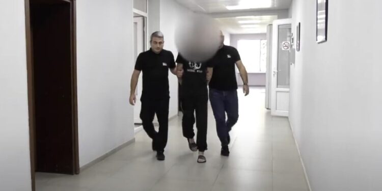 აჭარაში ადევნების, პერსონალური მონაცემების უკანონოდ გამოყენებისა და გავრცელების, ასევე მუქარის ბრალდებით ერთი პირი დააკავეს