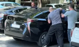 შსს სოციალურ ქსელში გავრცელებულ ვიდეოზე, სადაც ჩანს, რომ სამოქალაქო ფორმაში ჩაცმული პოლიცია ტაქსის მძღოლს აკავებს, განცხადებას ავრცელებს
