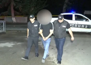 კახეთში, ერთ პირზე ჯგუფურად, ფიზიკურად იძალადეს, მეორე კი დაჭრეს – მომხდარზე პოლიციამ 8 პირი დააკავა