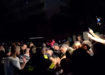 თვალჭრელიძის ქუჩაზე 17 ადამიანი ადმინისტრაციული წესით დააკავეს