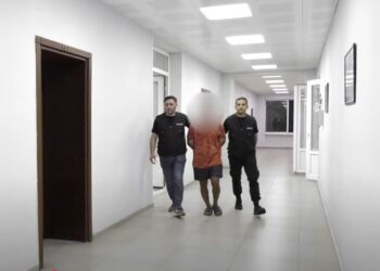 აჭარაში დააკავეს კაცი, რომელმაც მინის ბოთლის გამოყენებით, სხეულის სხვადასხვა არეში ერთ პირს ჭრილობები მიაყენა