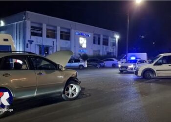 ვიდეო – ერთმანეთს 2 ავტომობილი დაეჯახა