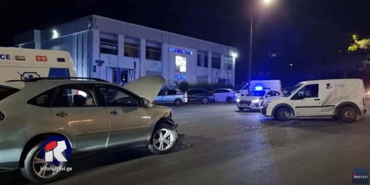 ვიდეო – ერთმანეთს 2 ავტომობილი დაეჯახა