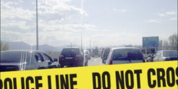 ავტოსაგზაო შემთხვევა ცენტრალურ მაგისტრალზე – სატვირთო მანქანა მუშებს დაეჯახა