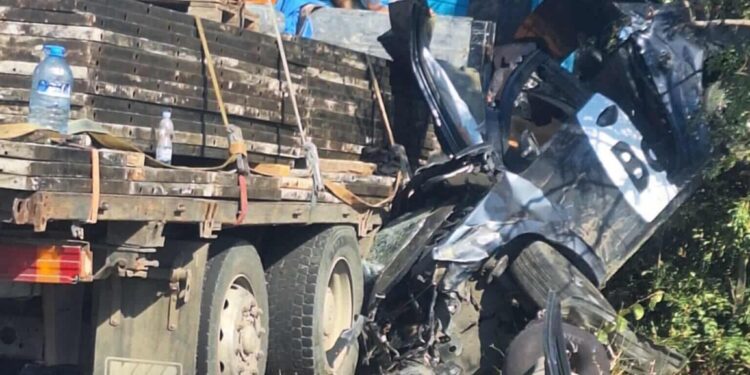 ერთმანეთს ტაქსი და სატვირთო შეეჯახა, დაღუპულია ტაქსის მგზავრი