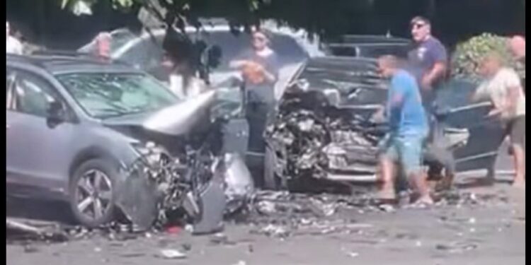 ვიდეო – 4 ადამიანი დაშავდა ავტოსაგზაო შემთხვევის შედეგად თბილისში