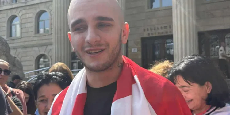 თედო აბრამოვი – ბევრი უდანაშაულო ადამიანი ჰყავთ გამოკეტილი და ეს სიტუაცია უნდა გამოვასწოროთ – ჩვენ დაგიხსნით თქვენ და გიშველით ყველას, თქვენთან ვარ და ძალიან ბედნიერი ვარ