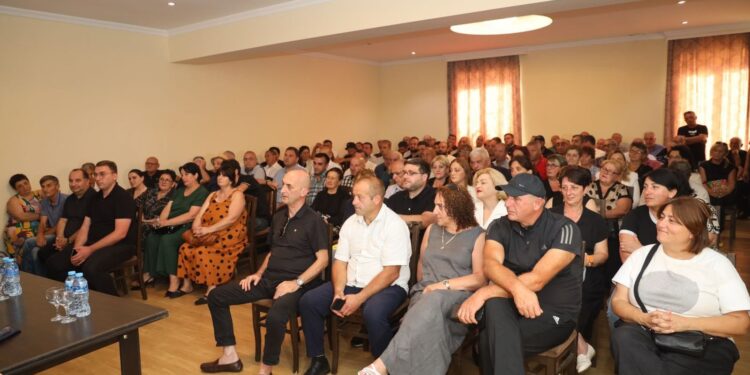 სია – “ქართულმა ოცნებამ” ოზურგეთში მაჟორიტარობის კანდიდატები წარადგინა