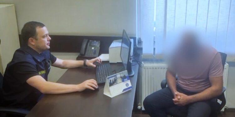 “საბავშვო ბაღებს იაფფასიან რძეს აწვდიდნენ” – ტენდერიდან ₾20,000-ის დაუფლებისთვის ორი პირი დააკავეს