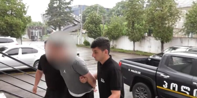 მთვრალმა ცივი იარაღით რამდენიმე ჭრილობა მიაყენა – აჭარაში დაჭრის ფაქტზე 1 პირი დააკავეს