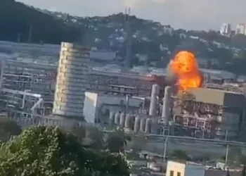 უკრაინულებმა სოჭში მდებარე ნავთობის ბაზაზე იერიში განახორციელეს – დროებით შეჩერდა აეროპორტის მუშაობა