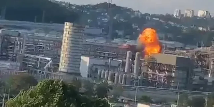 უკრაინულებმა სოჭში მდებარე ნავთობის ბაზაზე იერიში განახორციელეს – დროებით შეჩერდა აეროპორტის მუშაობა