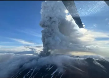 რუსეთში, ვულკანი კრაშენინიკოვი ბოლო 500 წლის განმავლობაში პირველად ამოიფრქვა