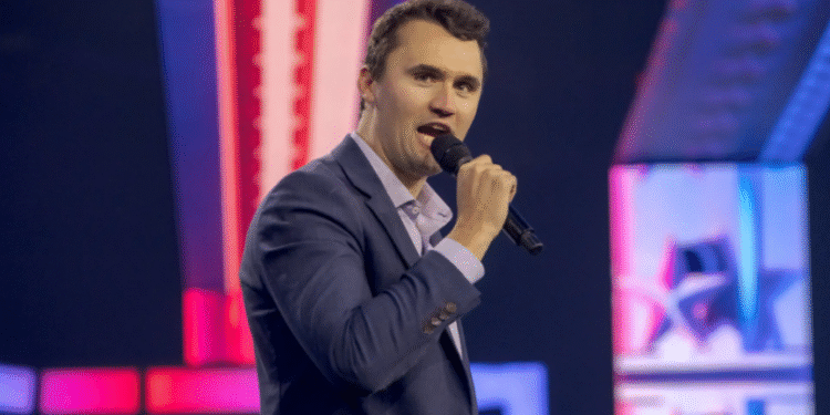 ტრამპის მოკავშირე კონსერვატორი აქტივისტი, ჩარლი კირკი, რომელიც დღეს ცეცხლსასროლი იარაღით დაჭრეს, გარდაიცვალა