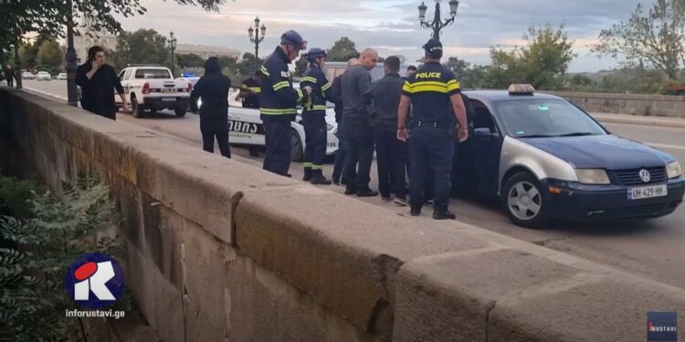 ნახეთ ვიდეო – რუსთავში ხიდზე კაცი გადაარჩინეს