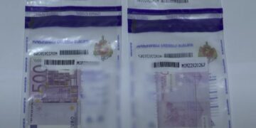 დააკავეს კაცი, რომელმაც ვალუტის გადამცვლელ ჯიხურში 500-ევროიანი კუპიურები გაასაღა