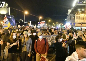 თბილისში, საპროტესტო მსვლელობა ლოზუნგით – “ბოლომდე, საქართველოს გადასარჩენად” მიმდინარეობს